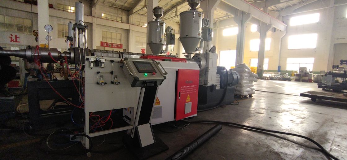 উন্নত পিএলসি নিয়ন্ত্রণ ব্যবস্থা এবং 50 মিমি-200 মিমি পাইপ ব্যাস পরিসরের জন্য 28/36 জোড়া ছাঁচ সহ স্বয়ংক্রিয় ডাবল ওয়াল ঢেউখেলান পাইপ এক্সট্রুশন লাইন