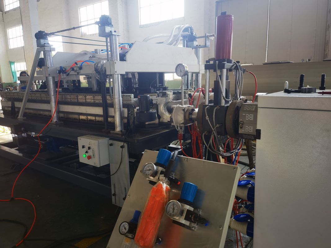 জল শীতল স্বয়ংক্রিয় খাওয়ানো এবং সিমেন্স Contactor সঙ্গে একক প্রাচীর corrugated পাইপ এক্সট্রুশন লাইন