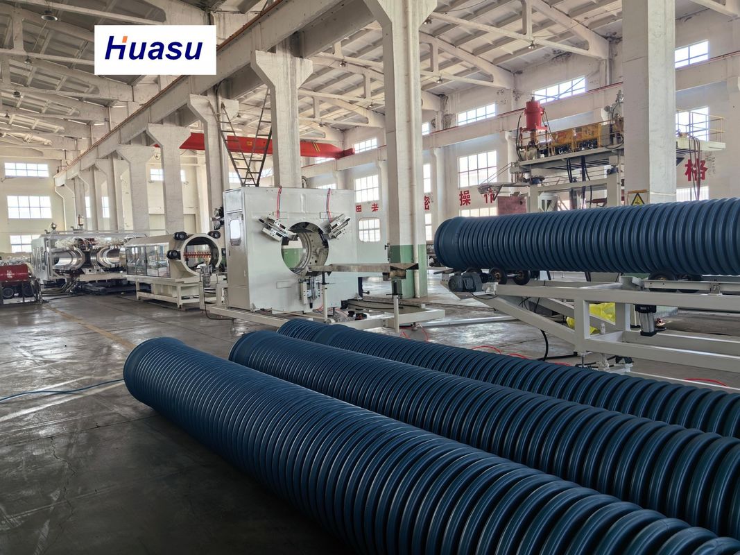 হাই স্পিড 1.5-5m/min HDPE/PVC Corrugated Pipe Production Equipment with 32-1600mm Pipe Diameter and Double-layer Spiral Co-extrusion (এইচডিপিই/পিভিসি তরঙ্গযুক্ত পাইপ উৎপাদন সরঞ্জাম, পাইপের ব্যাসার্ধ 32-1600mm এবং ডাবল-লেয়ার স্পাইরাল কো-এক্সট্রুশন সহ)
