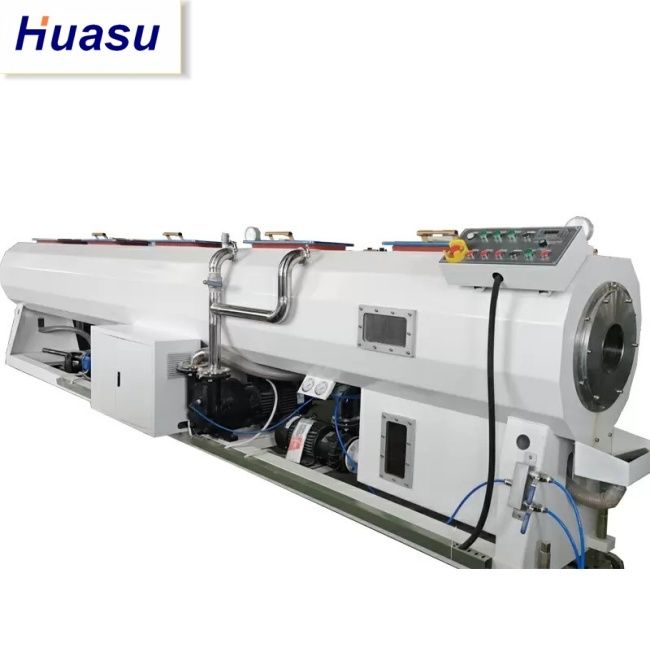 সিমেন্স পিএলসি প্রযুক্তির বৈশিষ্ট্যযুক্ত ডাবল ওয়াল গ্লোরেটেড পাইপ এক্সট্রুশন লাইন 32-1600 মিমি কাটিয়া ব্যাসার্ধ পরিসীমা এবং জল শীতল প্রক্রিয়া সহ