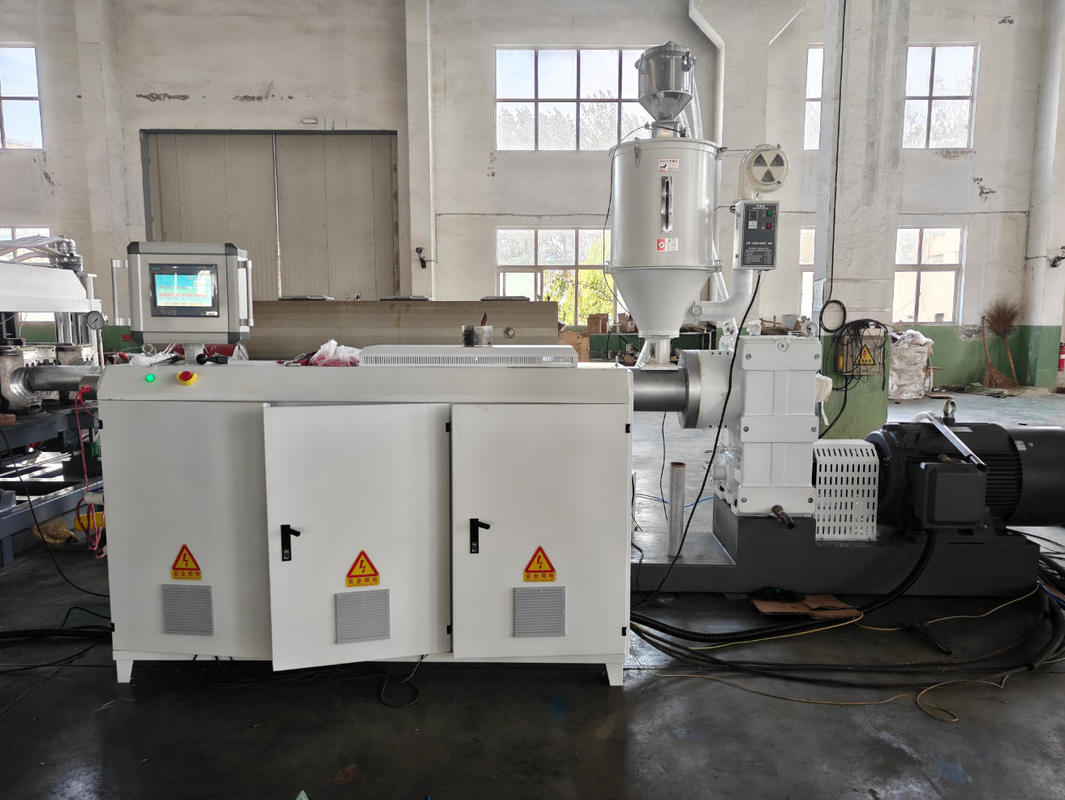 ২২০-৪৪০V ভোল্টেজ, ১৫মি/মিনিট সর্বোচ্চ আউটপুট গতি এবং ৭৫-২৫০মিমি স্পেসিফিকেশন সহ একক প্রাচীরযুক্ত ঢেউখেলান পাইপ এক্সট্রুশন লাইন