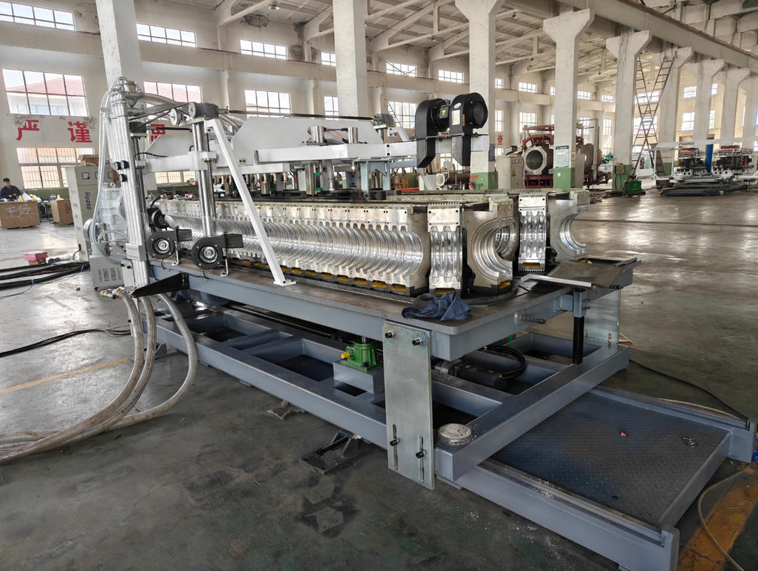 38CrMoAlA ব্যারেল উপাদান সহ 75-250 মিমি পাইপের জন্য 15m/min আউটপুট গতিতে স্বয়ংক্রিয় একক প্রাচীরযুক্ত ঢেউখেলান পাইপ এক্সট্রুশন লাইন