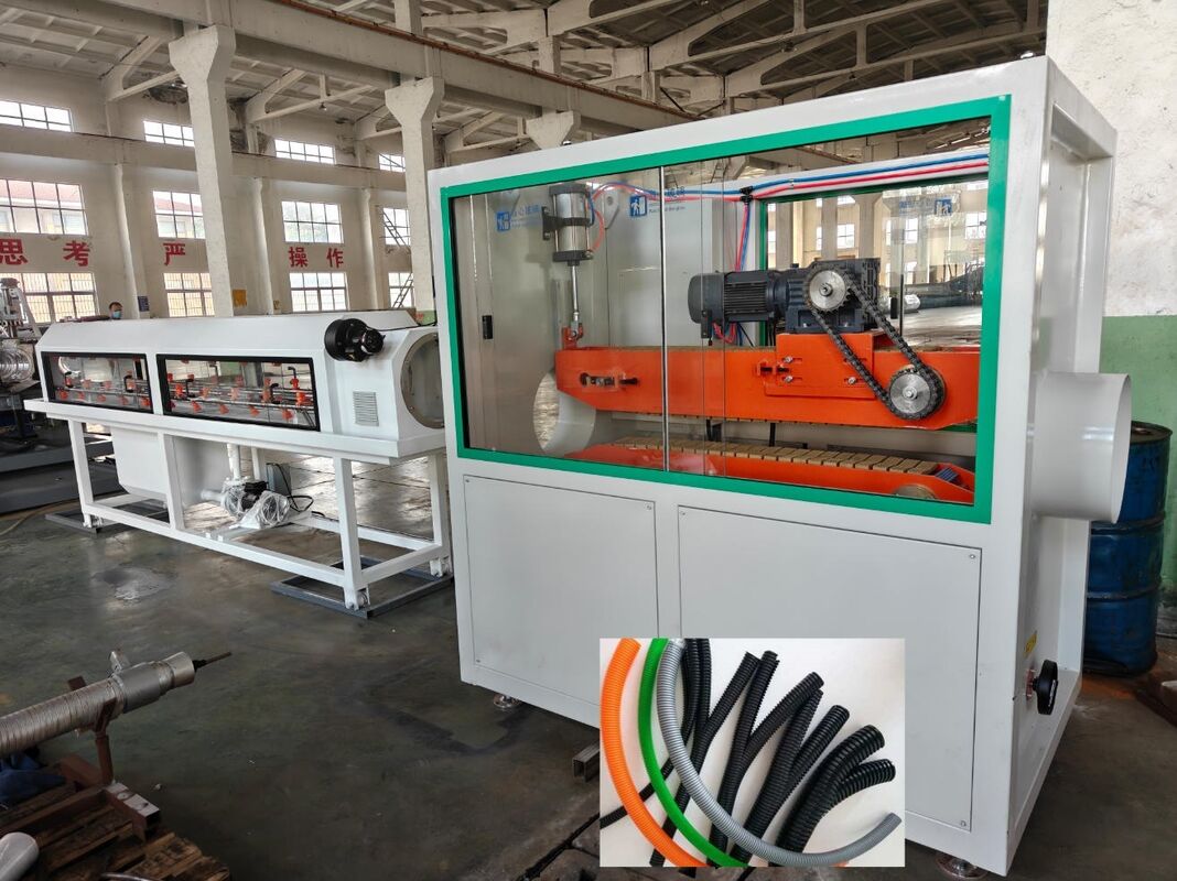 সিমেন্স প্রধান বৈদ্যুতিক যন্ত্রাংশ ডাবল ওয়াল ঘূর্ণায়মান পাইপ এক্সট্রুশন লাইন 48 ছাঁচ পরিমাণ এবং জল শীতল কার্যকারিতা সঙ্গে