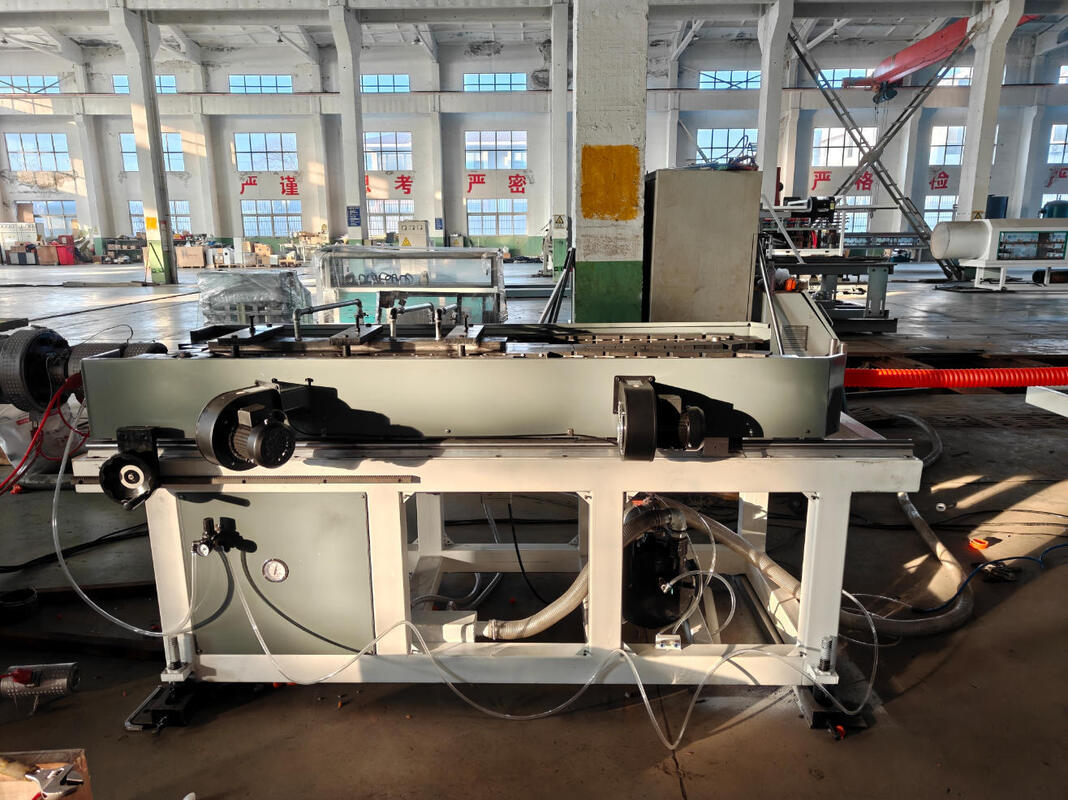 সিমেন্স প্রধান বৈদ্যুতিক অংশ এবং ইন্টিগ্রেটেড টাইপ এক্সট্রুডার সহ ডাবল ওয়াল ওয়েভড পাইপ এক্সট্রুশন লাইন 100kg / h - 2000kg / h উত্পাদন