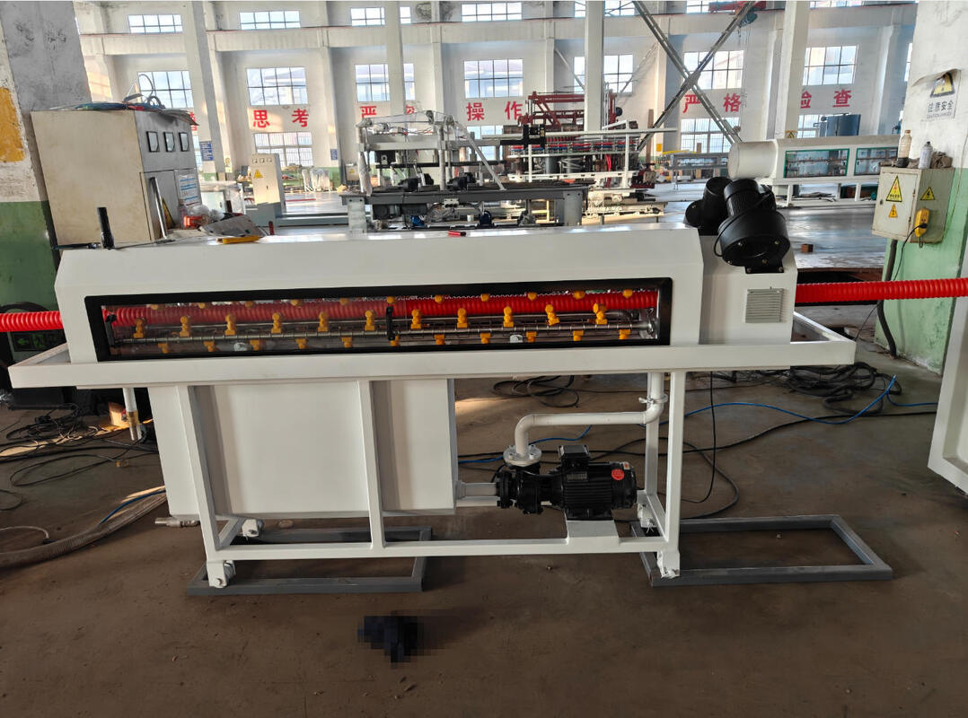 ইন্টিগ্রেটেড টাইপ এক্সট্রুডার ডাবল ওয়াল করুগেটেড পাইপ এক্সট্রুশন লাইন সিমেন্স ইলেকট্রিক্যাল পার্টস এবং 100kg/h - 2000kg/h উৎপাদন ক্ষমতা সহ