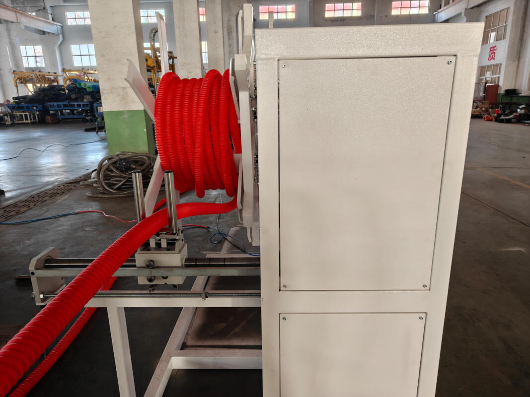 পিএলসি কন্ট্রোল সিস্টেম একক প্রাচীর জল শীতল পদ্ধতি এবং সিমেন্স প্রধান মোটর সঙ্গে corrugated পাইপ এক্সট্রুশন লাইন